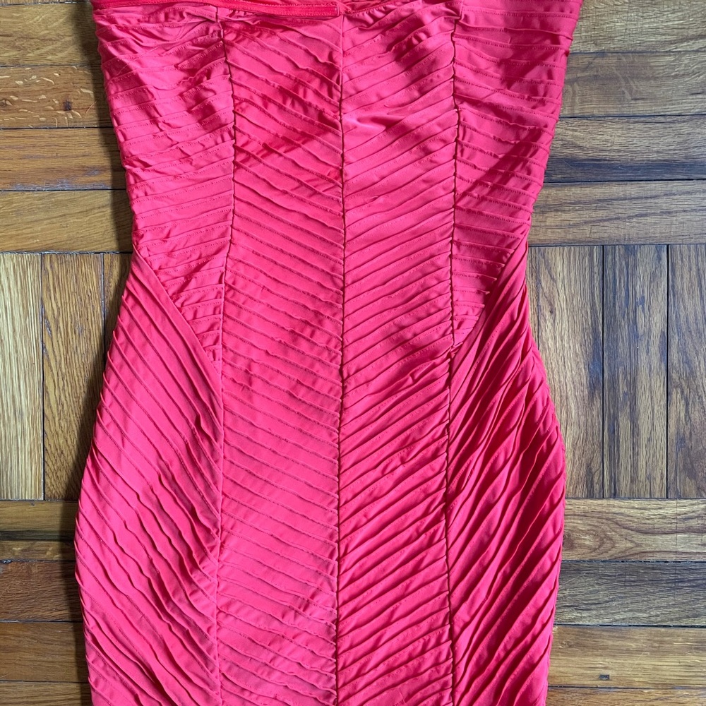 Sweetheart neckline, red Bebe strapless dress Sz L